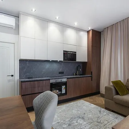 Marc & Spacious And Bright Apartament *