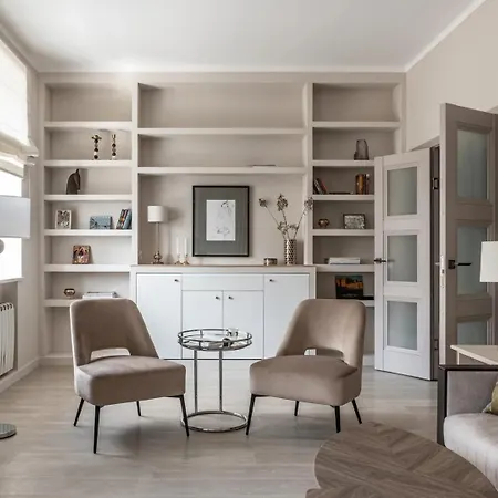 Marc & Spacious And Bright Apartament