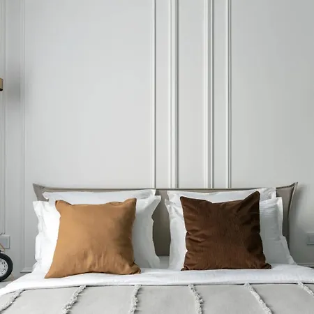 Marc & Spacious And Bright Antwerpia